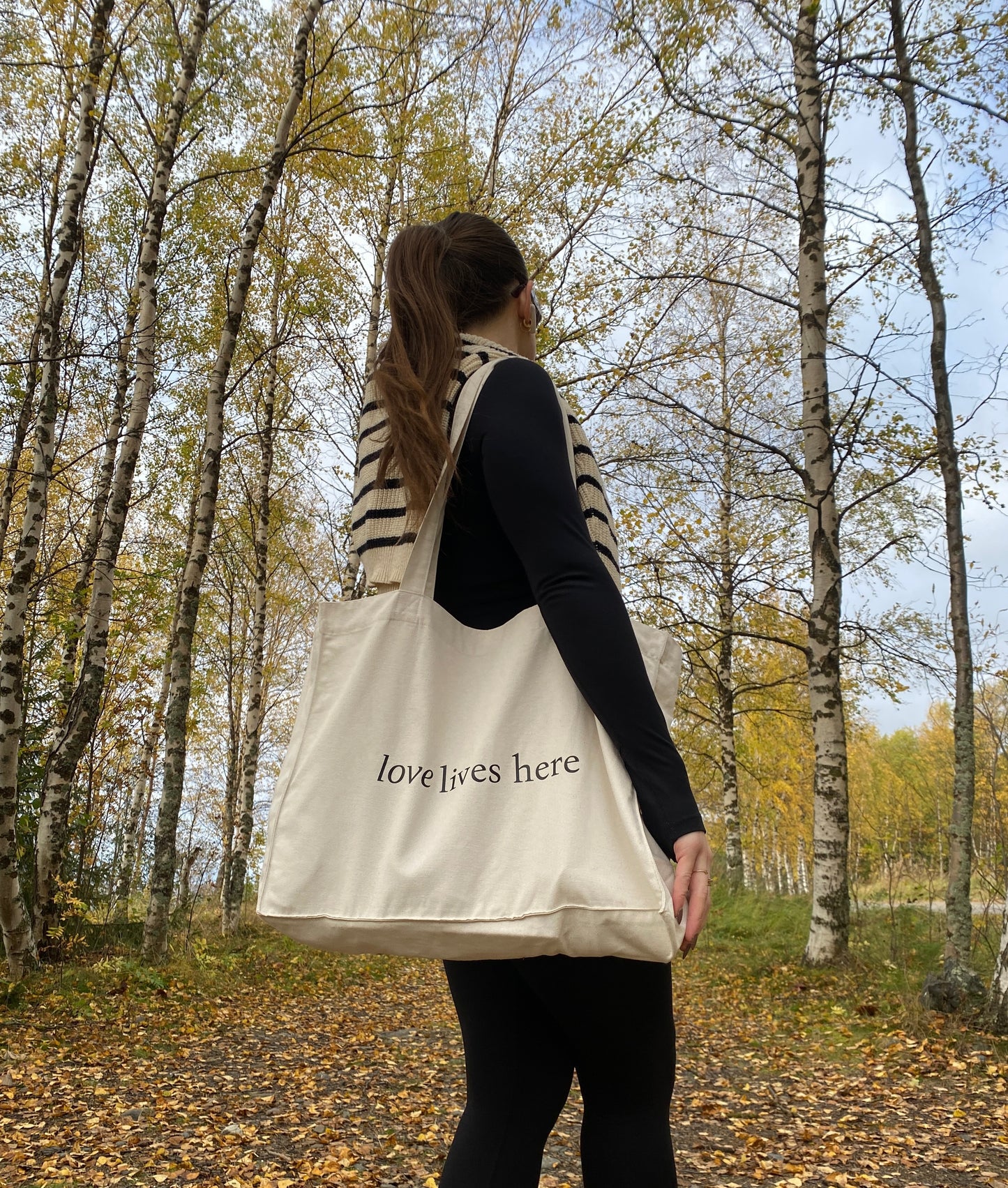 Love Lives Here - Sustainable Shopping Bag Natural