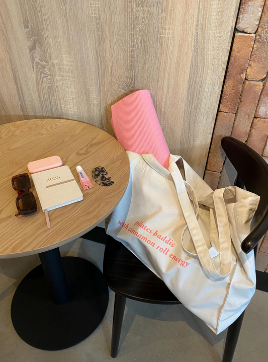 Pilates Baddie - Sustainable Shopping Bag White Pink