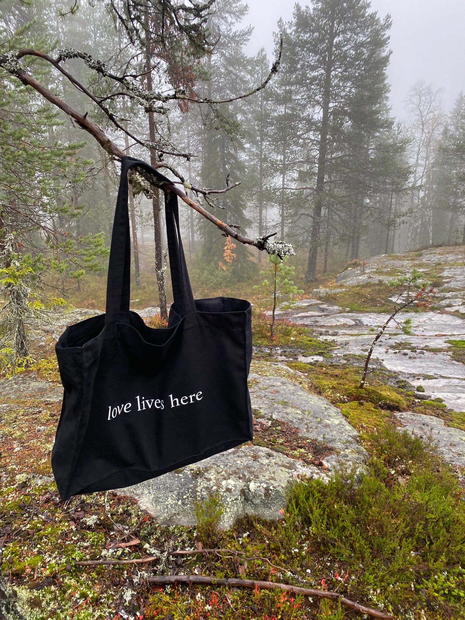 SUSTAINABLE TOTE BAGS